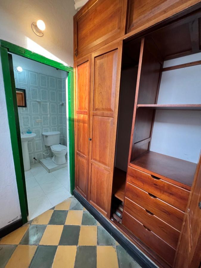 Green Door Сан-Хиль Экстерьер фото